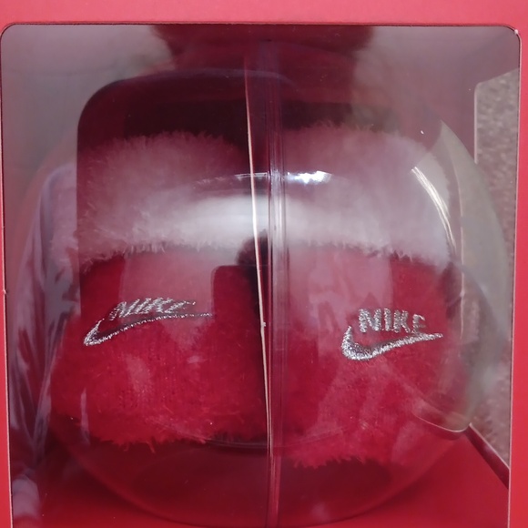 Nike ornament with booties - Picture 4 of 4